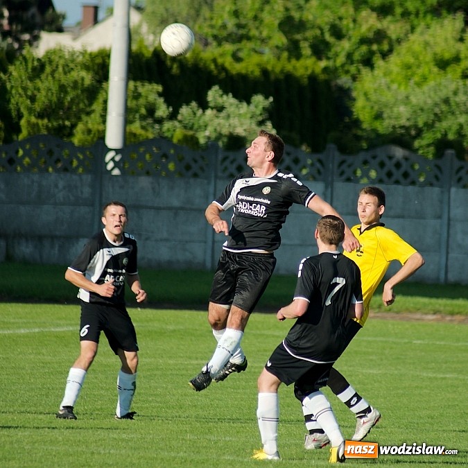 Zdjęcie w galerii na portalu naszwodzislaw.com: A klasowy dreszczowiec. Komplet punktów został w Tworkowie wiadomości z regionu