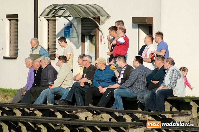 Zdjęcie w galerii na portalu naszwodzislaw.com: A klasowy dreszczowiec. Komplet punktów został w Tworkowie wiadomości z regionu