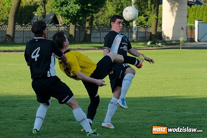 Zdjęcie w galerii na portalu naszwodzislaw.com: A klasowy dreszczowiec. Komplet punktów został w Tworkowie wiadomości z regionu