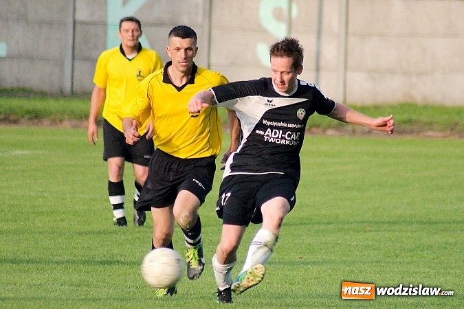 Zdjęcie w galerii na portalu naszwodzislaw.com: A klasowy dreszczowiec. Komplet punktów został w Tworkowie wiadomości z regionu