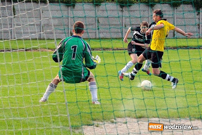 Zdjęcie w galerii na portalu naszwodzislaw.com: A klasowy dreszczowiec. Komplet punktów został w Tworkowie wiadomości z regionu