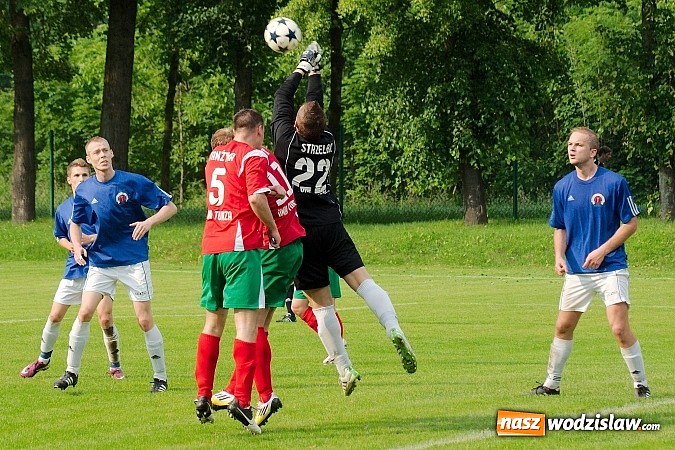 Zdjęcie w galerii na portalu naszwodzislaw.com: Turza minimalnie lepsza w Krzanowicach. Walka o awans trwa! wiadomości z regionu