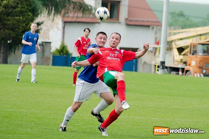 Zdjęcie w galerii na portalu naszwodzislaw.com: Turza minimalnie lepsza w Krzanowicach. Walka o awans trwa! wiadomości z regionu
