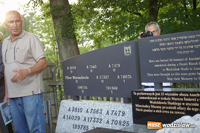 Zdjęcie w galerii na portalu naszwodzislaw.com: O wspólnej historii przy Grobie Ofiar Marszu Śmierci - kolejna wizyta z Izraela wiadomości z regionu