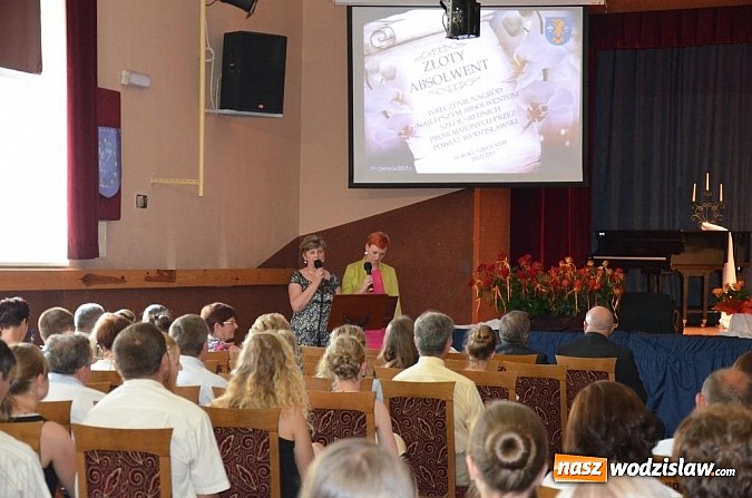 Zdjęcie w galerii na portalu naszwodzislaw.com: Wodzisławskie starostwo doceniło Złotych Absolwentów wiadomości z regionu