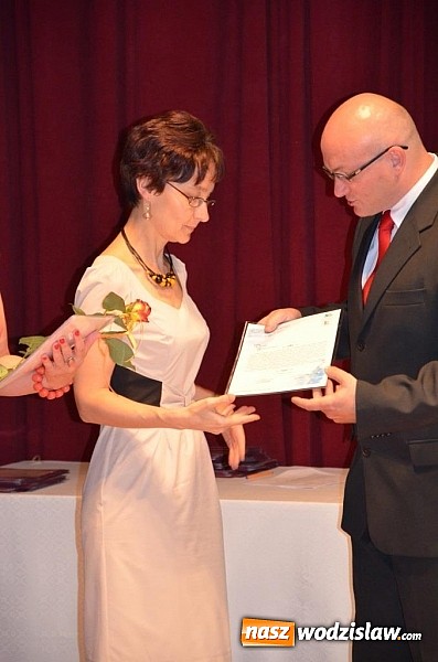 Zdjęcie w galerii na portalu naszwodzislaw.com: Wodzisławskie starostwo doceniło Złotych Absolwentów wiadomości z regionu