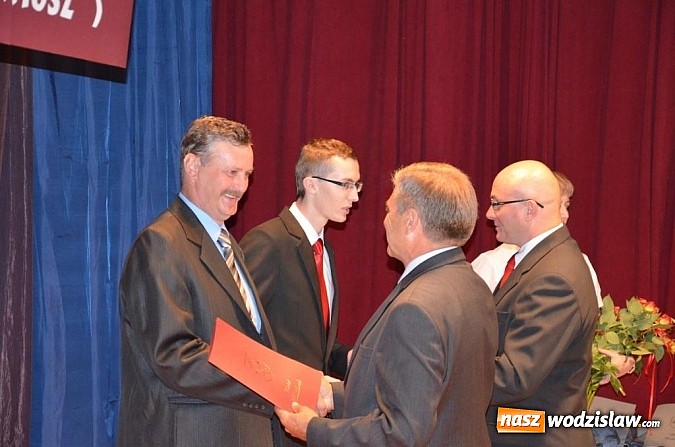 Zdjęcie w galerii na portalu naszwodzislaw.com: Wodzisławskie starostwo doceniło Złotych Absolwentów wiadomości z regionu