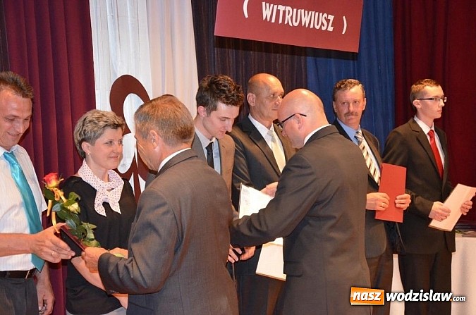 Zdjęcie w galerii na portalu naszwodzislaw.com: Wodzisławskie starostwo doceniło Złotych Absolwentów wiadomości z regionu