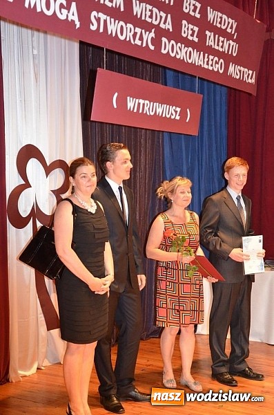 Zdjęcie w galerii na portalu naszwodzislaw.com: Wodzisławskie starostwo doceniło Złotych Absolwentów wiadomości z regionu