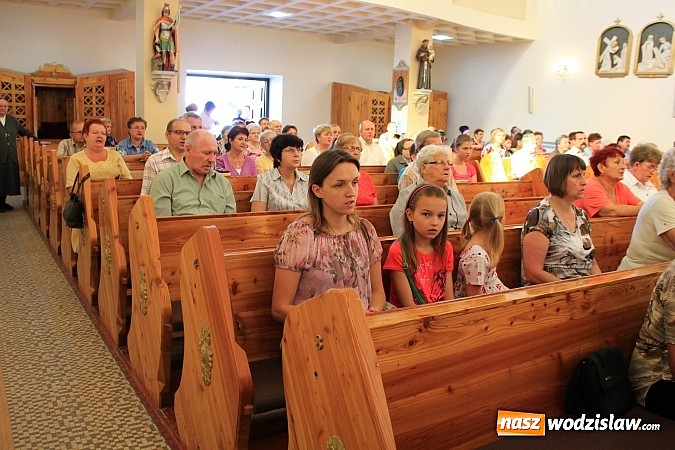 Zdjęcie w galerii na portalu naszwodzislaw.com: Modlą się przy relikwiach św. Jana Bosko wiadomości z regionu