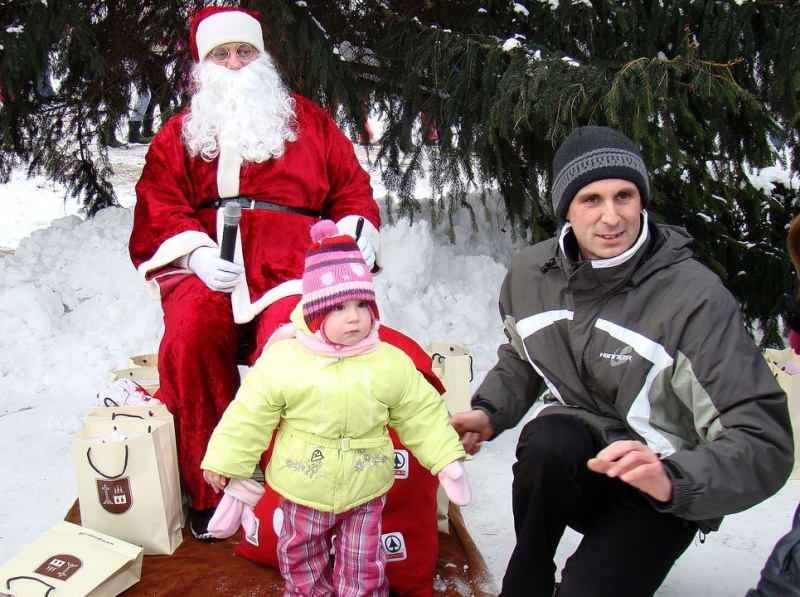 Zdjęcie w galerii na portalu naszwodzislaw.com: Święty Mikołaj: wolę wóz strażacki wiadomości z regionu