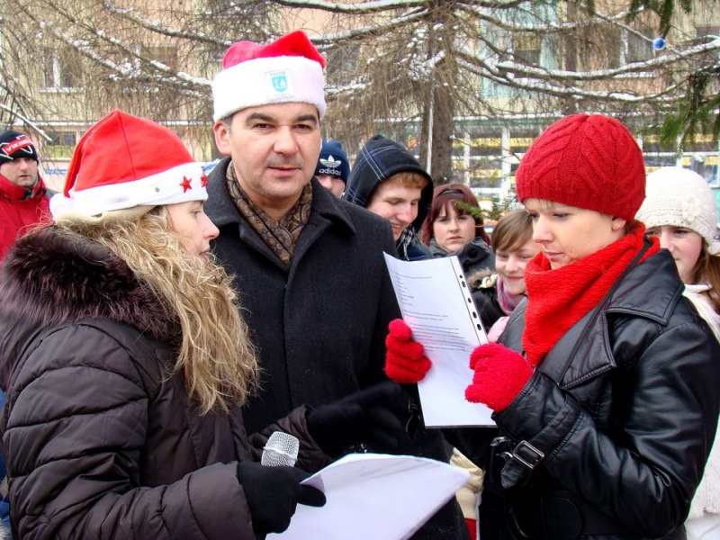 Zdjęcie w galerii na portalu naszwodzislaw.com: Święty Mikołaj: wolę wóz strażacki wiadomości z regionu