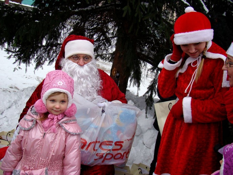 Zdjęcie w galerii na portalu naszwodzislaw.com: Święty Mikołaj: wolę wóz strażacki wiadomości z regionu