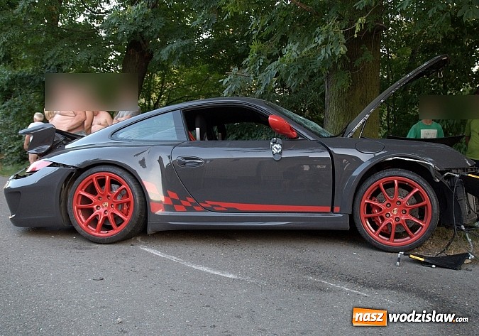 Zdjęcie w galerii na portalu naszwodzislaw.com: Porsche 911 w strzępach. Finał podróży pirata wiadomości z regionu