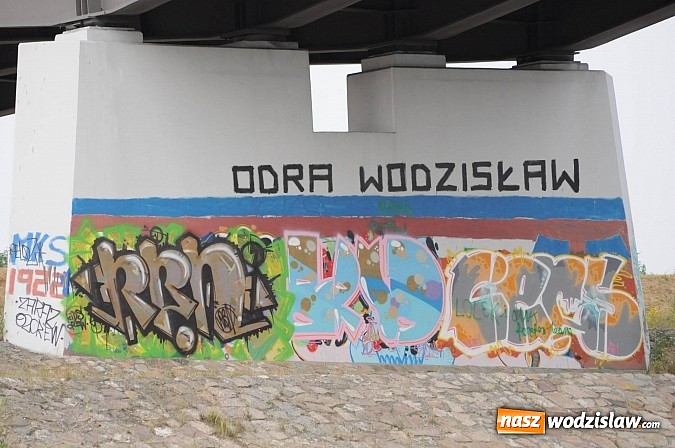 Zdjęcie w galerii na portalu naszwodzislaw.com: Zabrakło miejsc w kajakach i pontonach. Miting wodniacki Morawskich Wrót wiadomości z regionu