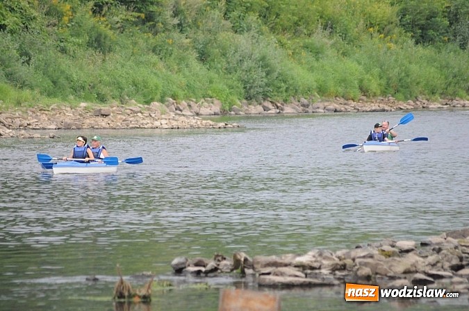 Zdjęcie w galerii na portalu naszwodzislaw.com: Zabrakło miejsc w kajakach i pontonach. Miting wodniacki Morawskich Wrót wiadomości z regionu