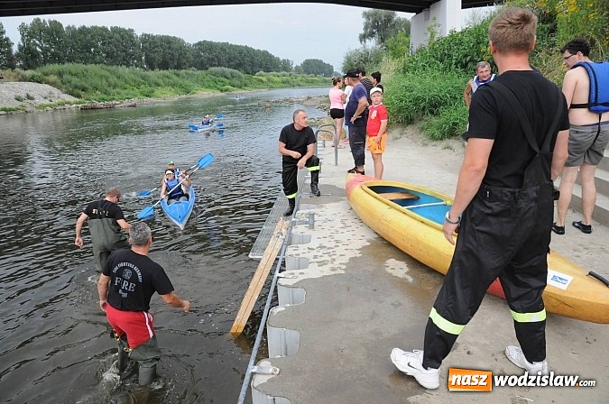 Zdjęcie w galerii na portalu naszwodzislaw.com: Zabrakło miejsc w kajakach i pontonach. Miting wodniacki Morawskich Wrót wiadomości z regionu