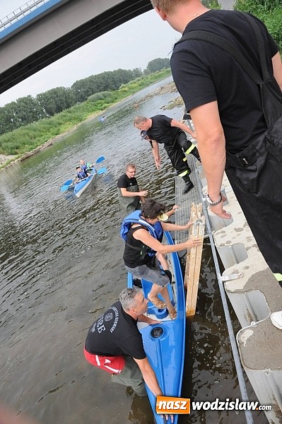Zdjęcie w galerii na portalu naszwodzislaw.com: Zabrakło miejsc w kajakach i pontonach. Miting wodniacki Morawskich Wrót wiadomości z regionu