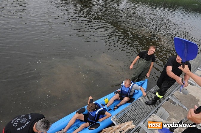 Zdjęcie w galerii na portalu naszwodzislaw.com: Zabrakło miejsc w kajakach i pontonach. Miting wodniacki Morawskich Wrót wiadomości z regionu