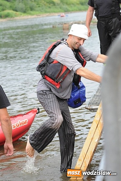 Zdjęcie w galerii na portalu naszwodzislaw.com: Zabrakło miejsc w kajakach i pontonach. Miting wodniacki Morawskich Wrót wiadomości z regionu