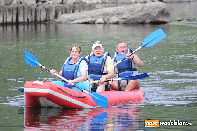 Zdjęcie w galerii na portalu naszwodzislaw.com: Zabrakło miejsc w kajakach i pontonach. Miting wodniacki Morawskich Wrót wiadomości z regionu