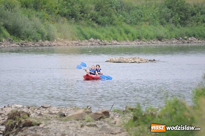 Zdjęcie w galerii na portalu naszwodzislaw.com: Zabrakło miejsc w kajakach i pontonach. Miting wodniacki Morawskich Wrót wiadomości z regionu