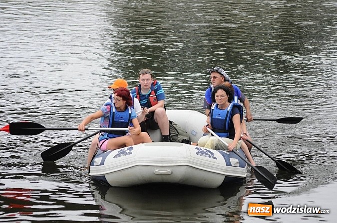 Zdjęcie w galerii na portalu naszwodzislaw.com: Zabrakło miejsc w kajakach i pontonach. Miting wodniacki Morawskich Wrót wiadomości z regionu