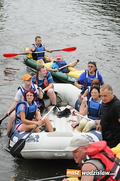 Zdjęcie w galerii na portalu naszwodzislaw.com: Zabrakło miejsc w kajakach i pontonach. Miting wodniacki Morawskich Wrót wiadomości z regionu