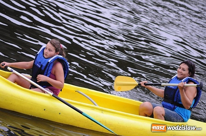 Zdjęcie w galerii na portalu naszwodzislaw.com: Zabrakło miejsc w kajakach i pontonach. Miting wodniacki Morawskich Wrót wiadomości z regionu