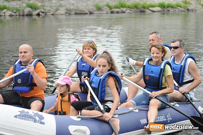 Zdjęcie w galerii na portalu naszwodzislaw.com: Zabrakło miejsc w kajakach i pontonach. Miting wodniacki Morawskich Wrót wiadomości z regionu