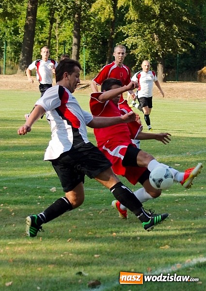 Zdjęcie w galerii na portalu naszwodzislaw.com: Mecz na szczycie dla Czarnych Gorzyce wiadomości z regionu
