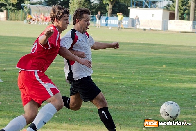 Zdjęcie w galerii na portalu naszwodzislaw.com: Mecz na szczycie dla Czarnych Gorzyce wiadomości z regionu