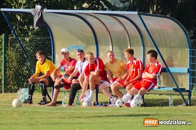 Zdjęcie w galerii na portalu naszwodzislaw.com: Mecz na szczycie dla Czarnych Gorzyce wiadomości z regionu