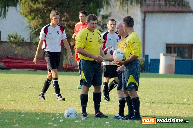 Zdjęcie w galerii na portalu naszwodzislaw.com: Mecz na szczycie dla Czarnych Gorzyce wiadomości z regionu