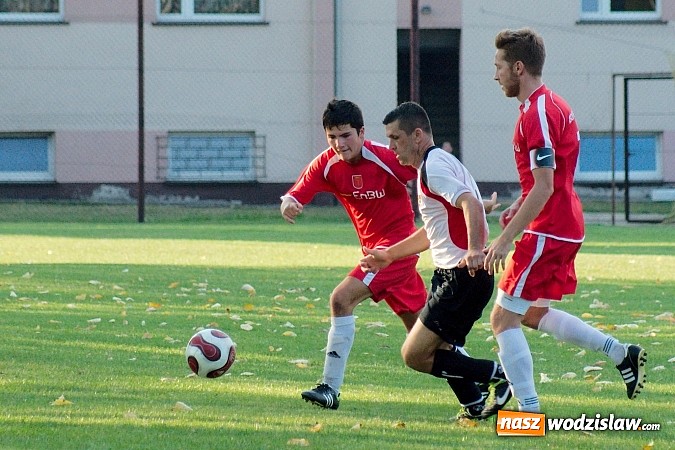 Zdjęcie w galerii na portalu naszwodzislaw.com: Mecz na szczycie dla Czarnych Gorzyce wiadomości z regionu