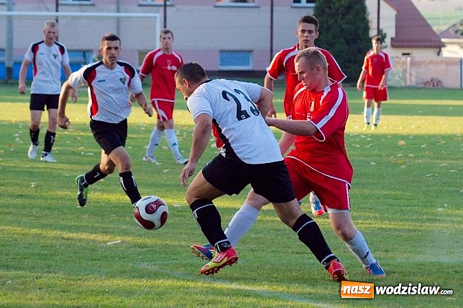 Zdjęcie w galerii na portalu naszwodzislaw.com: Mecz na szczycie dla Czarnych Gorzyce wiadomości z regionu