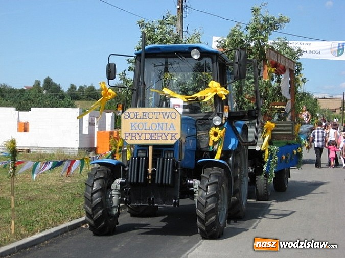 Zdjęcie w galerii na portalu naszwodzislaw.com: Jak maszyny w polu zawiodą, to gospodynie chętnie pomogą! wiadomości z regionu
