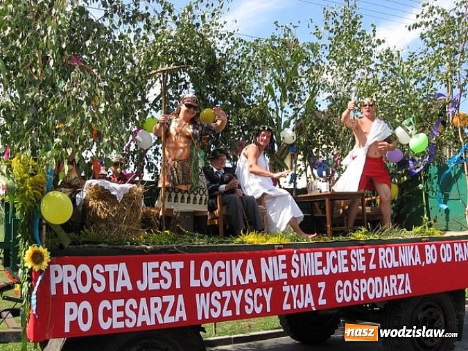 Zdjęcie w galerii na portalu naszwodzislaw.com: Jak maszyny w polu zawiodą, to gospodynie chętnie pomogą! wiadomości z regionu