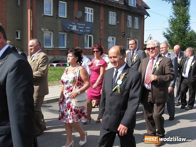 Zdjęcie w galerii na portalu naszwodzislaw.com: Jak maszyny w polu zawiodą, to gospodynie chętnie pomogą! wiadomości z regionu