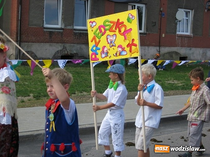 Zdjęcie w galerii na portalu naszwodzislaw.com: Jak maszyny w polu zawiodą, to gospodynie chętnie pomogą! wiadomości z regionu