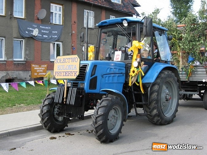Zdjęcie w galerii na portalu naszwodzislaw.com: Jak maszyny w polu zawiodą, to gospodynie chętnie pomogą! wiadomości z regionu