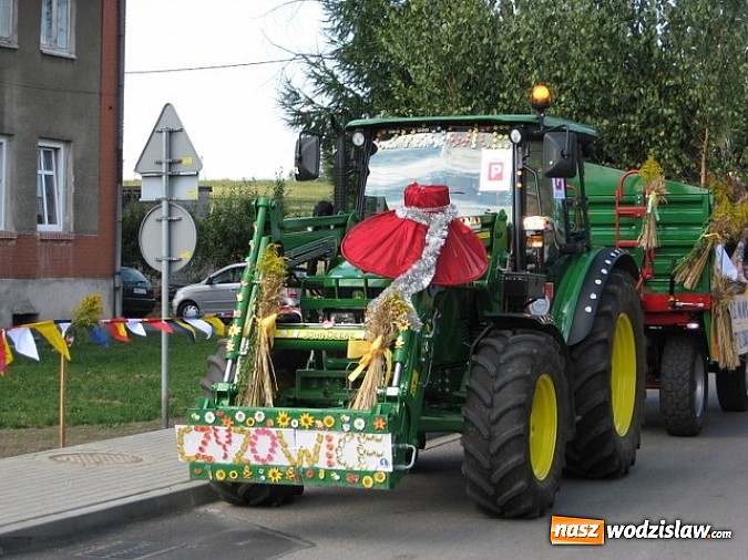 Zdjęcie w galerii na portalu naszwodzislaw.com: Jak maszyny w polu zawiodą, to gospodynie chętnie pomogą! wiadomości z regionu