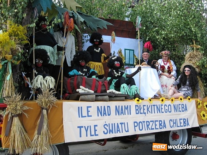 Zdjęcie w galerii na portalu naszwodzislaw.com: Jak maszyny w polu zawiodą, to gospodynie chętnie pomogą! wiadomości z regionu