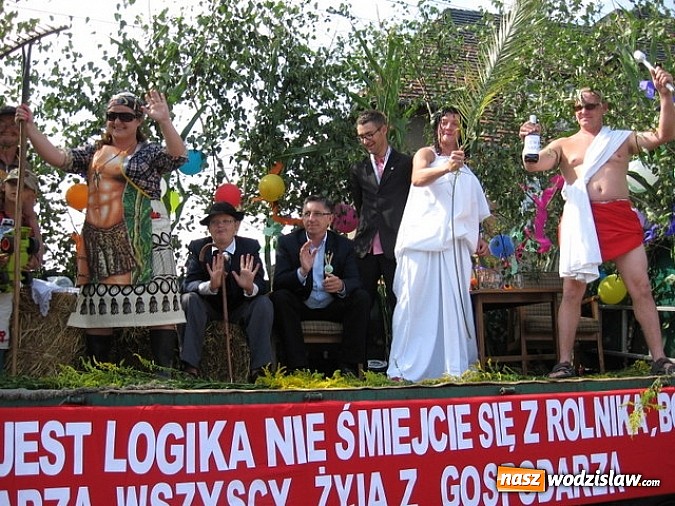 Zdjęcie w galerii na portalu naszwodzislaw.com: Jak maszyny w polu zawiodą, to gospodynie chętnie pomogą! wiadomości z regionu