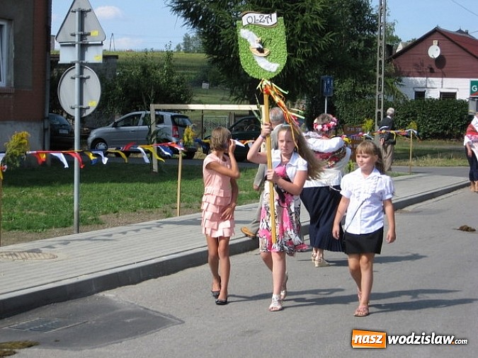 Zdjęcie w galerii na portalu naszwodzislaw.com: Jak maszyny w polu zawiodą, to gospodynie chętnie pomogą! wiadomości z regionu