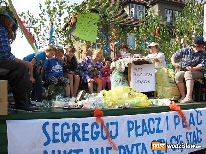 Zdjęcie w galerii na portalu naszwodzislaw.com: Jak maszyny w polu zawiodą, to gospodynie chętnie pomogą! wiadomości z regionu