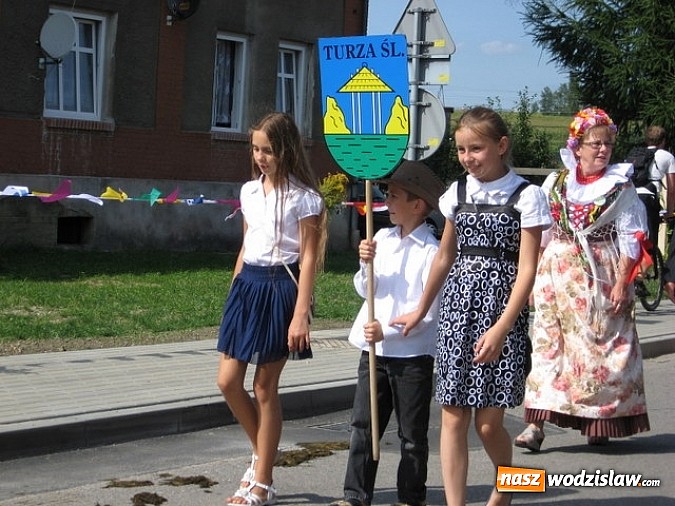 Zdjęcie w galerii na portalu naszwodzislaw.com: Jak maszyny w polu zawiodą, to gospodynie chętnie pomogą! wiadomości z regionu