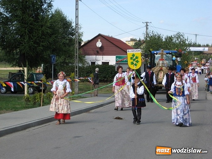 Zdjęcie w galerii na portalu naszwodzislaw.com: Jak maszyny w polu zawiodą, to gospodynie chętnie pomogą! wiadomości z regionu