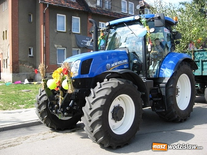 Zdjęcie w galerii na portalu naszwodzislaw.com: Jak maszyny w polu zawiodą, to gospodynie chętnie pomogą! wiadomości z regionu