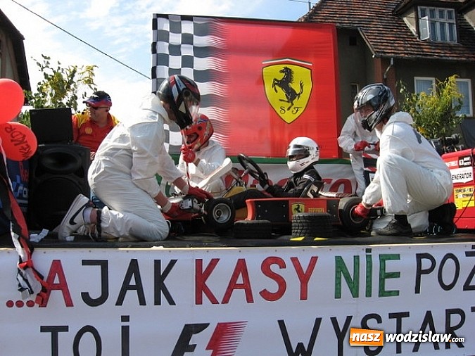 Zdjęcie w galerii na portalu naszwodzislaw.com: Jak maszyny w polu zawiodą, to gospodynie chętnie pomogą! wiadomości z regionu